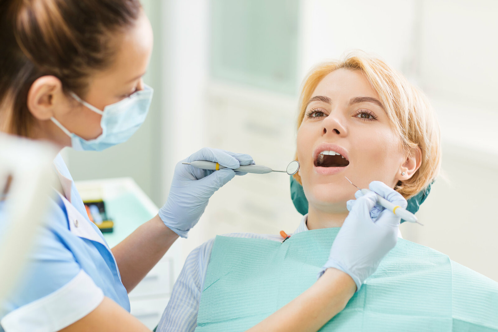diferencia-entre-dentista-y-odontólogo