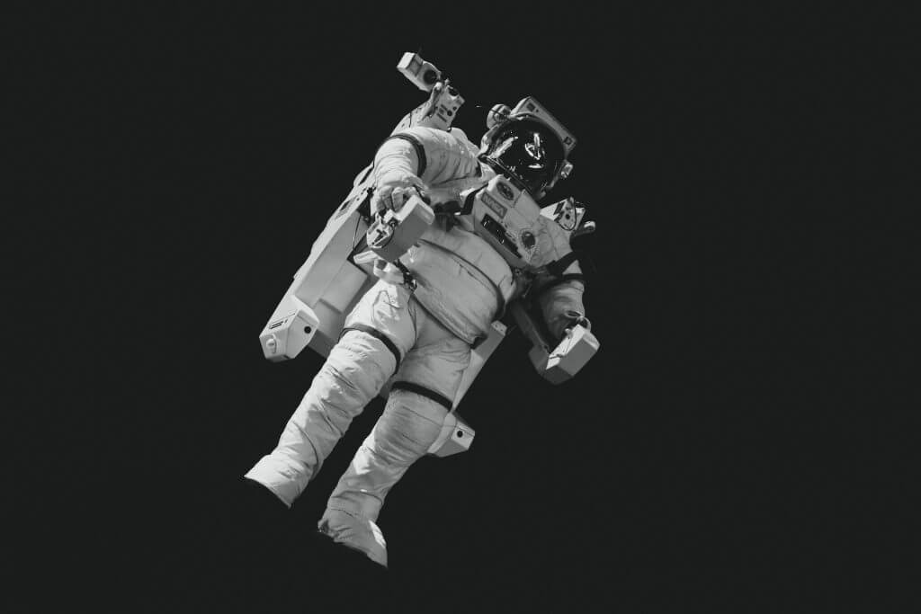 cuanto gana un astronauta